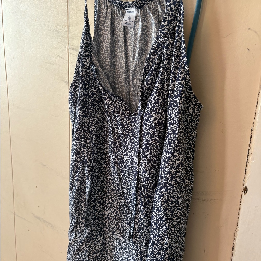 Old Navy Black and White Fitted Tie Front Tank Top